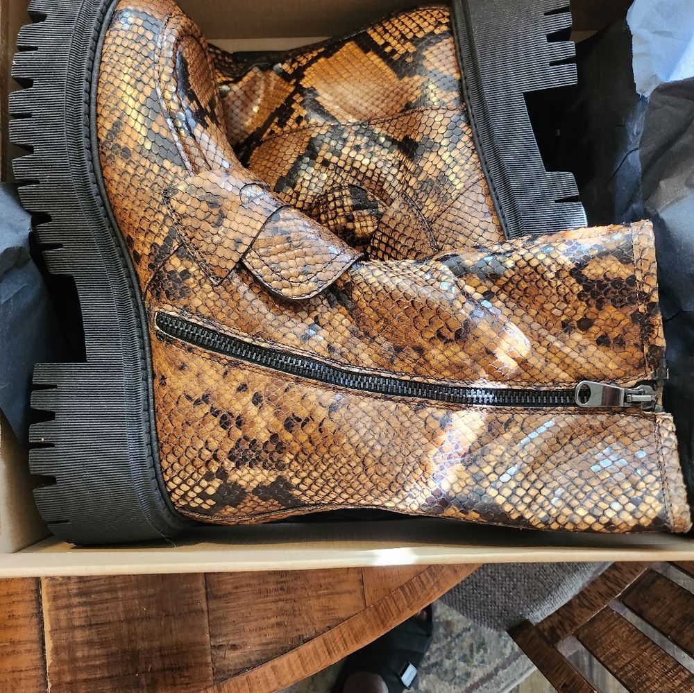 Free People Madison Loafer Boots size 9 - Picture 6 of 8